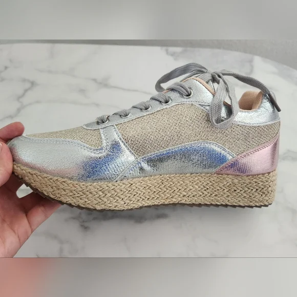 Women Silver Fashion Sneakers Size 8 - Picture 12 of 13